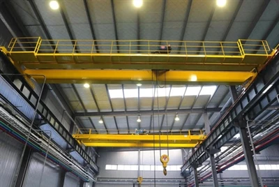 Cần cẩu có phải được trang bị bảo vệ quá tốc độ không?