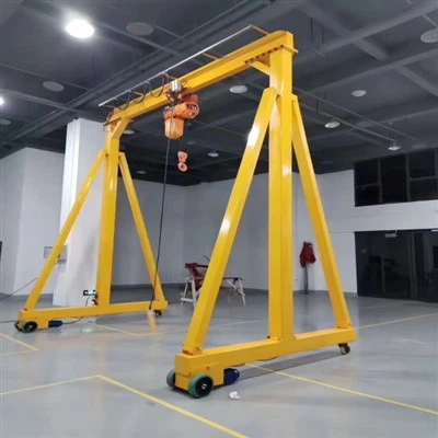 Cần cẩu di động 5 tấn